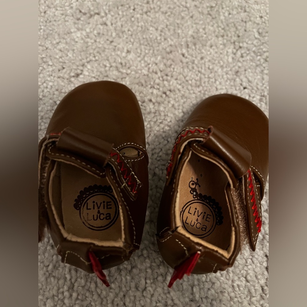 Livie & Luca crib shoes. Baby boys size 0-6 months.
